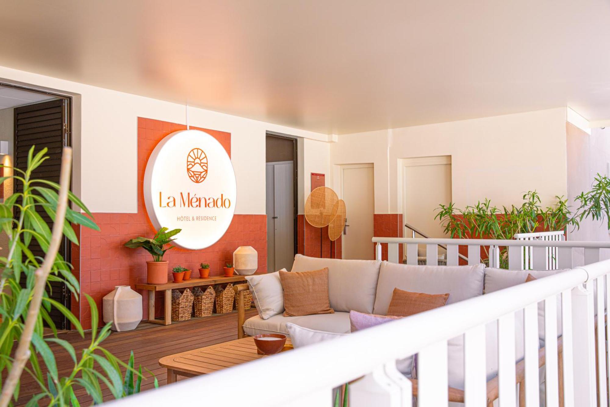 Residence La Menado キャバレール・シュル・メール エクステリア 写真