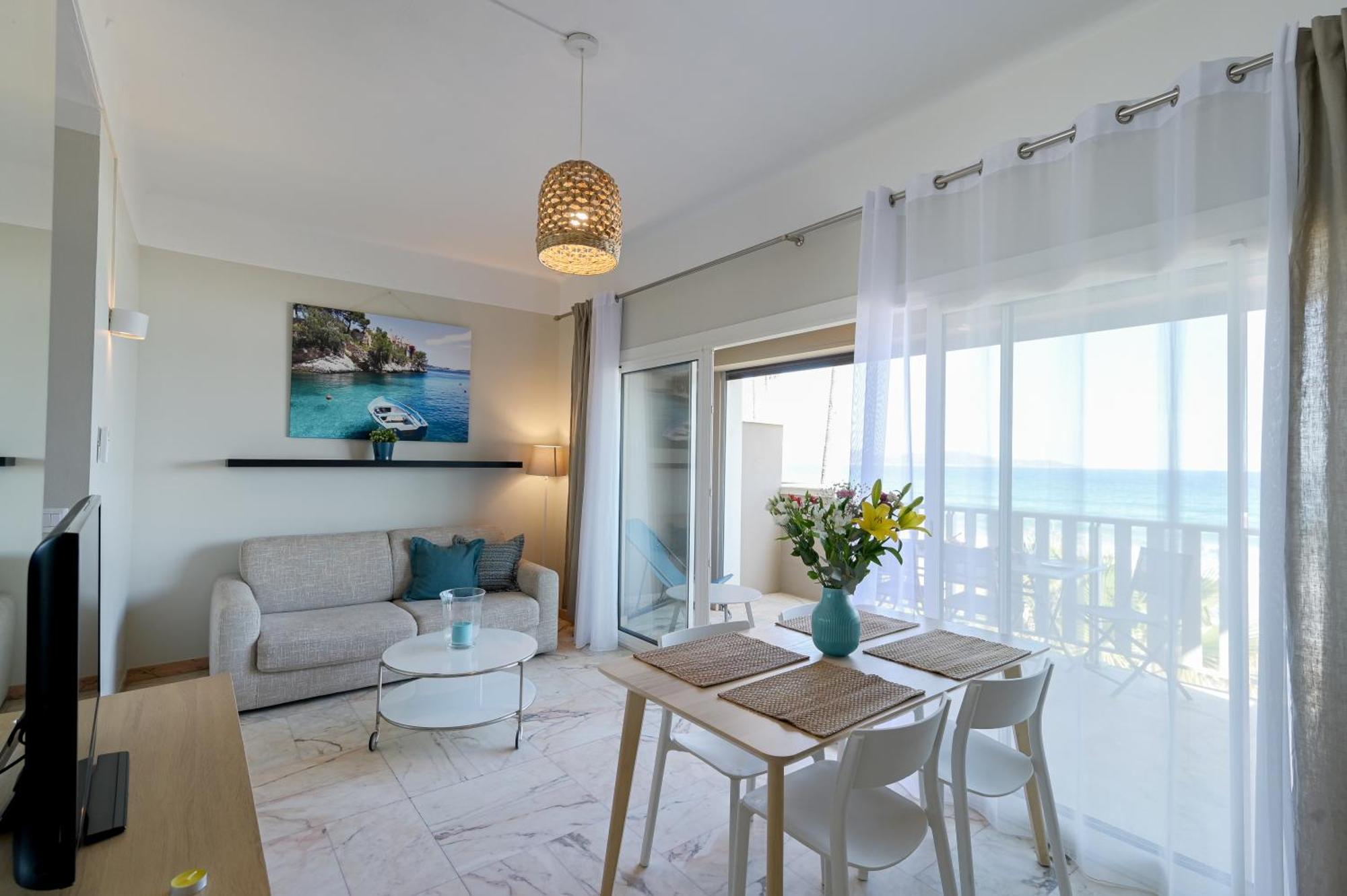 Residence La Menado キャバレール・シュル・メール エクステリア 写真