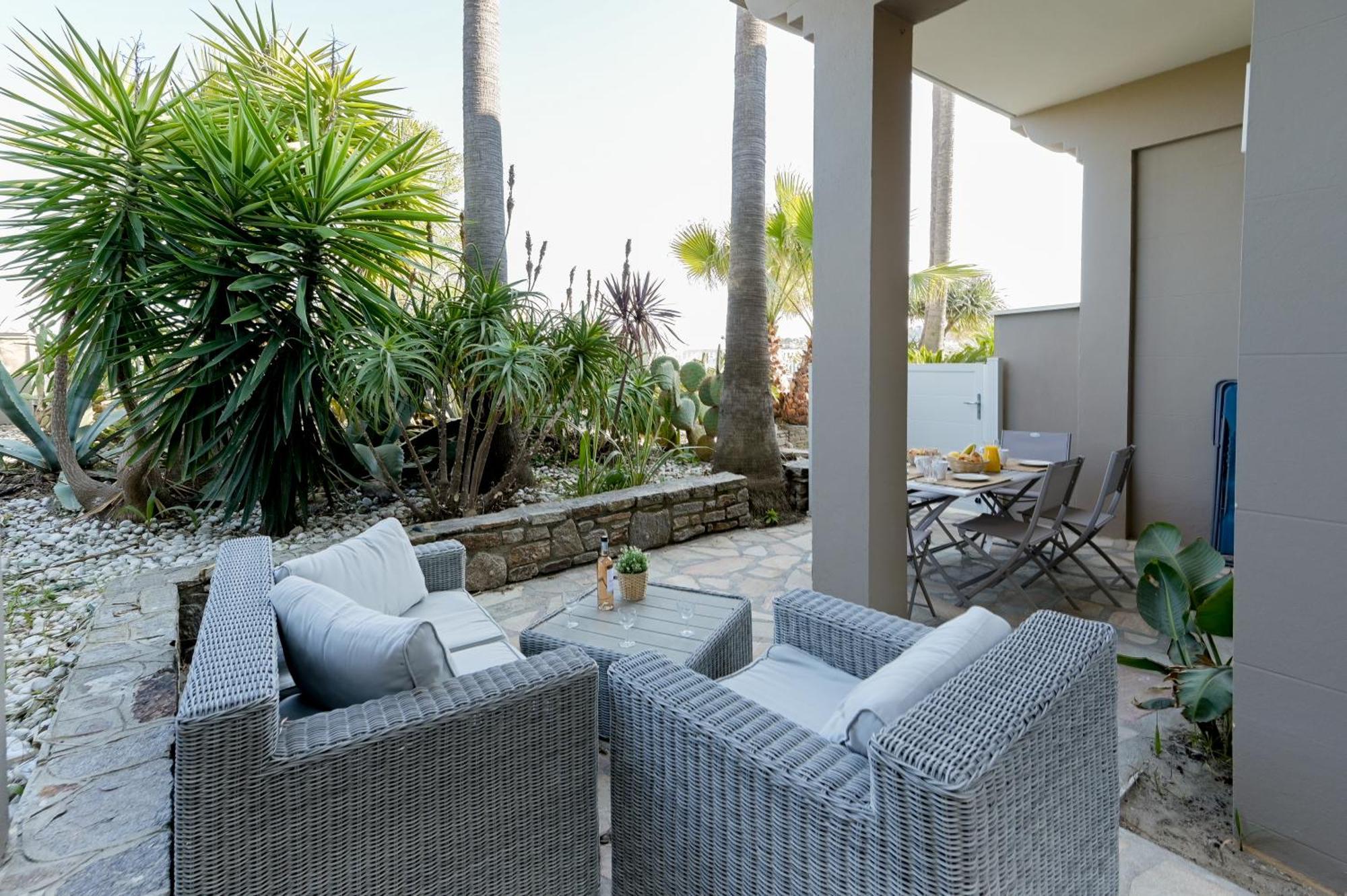 Residence La Menado キャバレール・シュル・メール エクステリア 写真